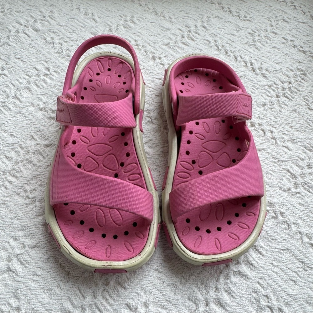 Cream and Pink Outdoor Sandals with Textured Sole